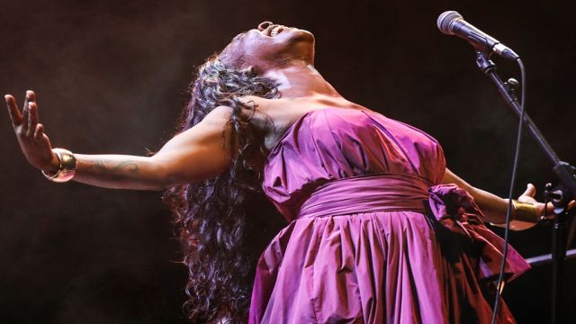 ÜST ÜSTE İKİ GECE UNUTULMAZ PERFORMANS