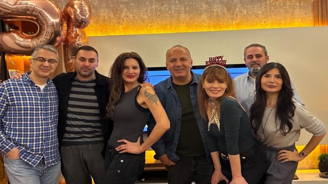 AYÇA VARLIER'İN ABLASI DOĞUM GÜNÜNÜ KUTLADI