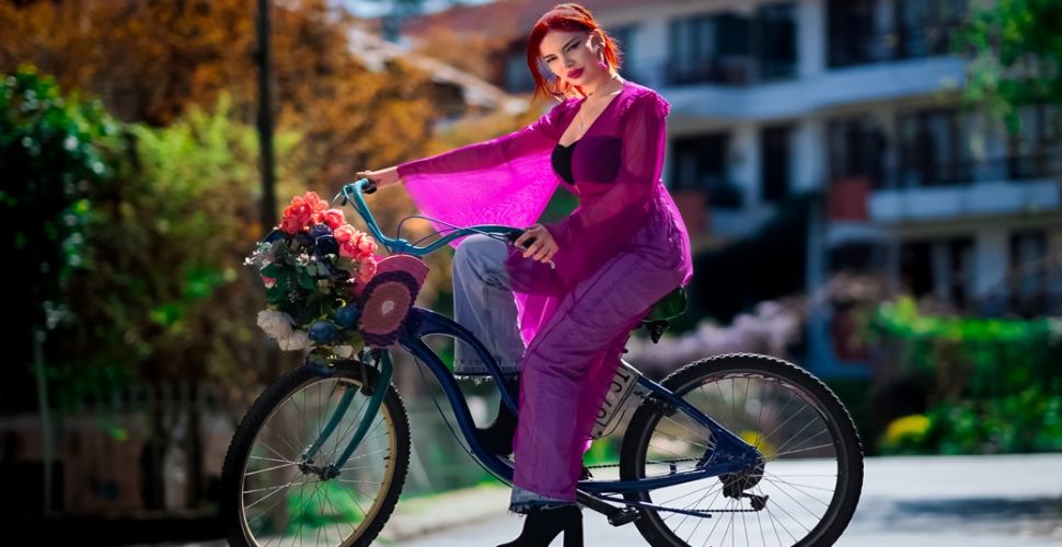 LAYLA PULİÇE’ DEN YENİ ŞARKI ‘’FİRARİ’’ YAZI MÜJDELİYOR