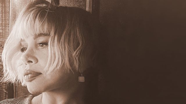 SEZEN AKSU'NUN “EY AŞK”I İLK GECEDEN VİRAL OLDU
