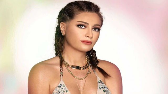 ZEYNEP YILMAZ’DAN YILLAR SONRA SAHNELERE BÜYÜK DÖNÜŞ