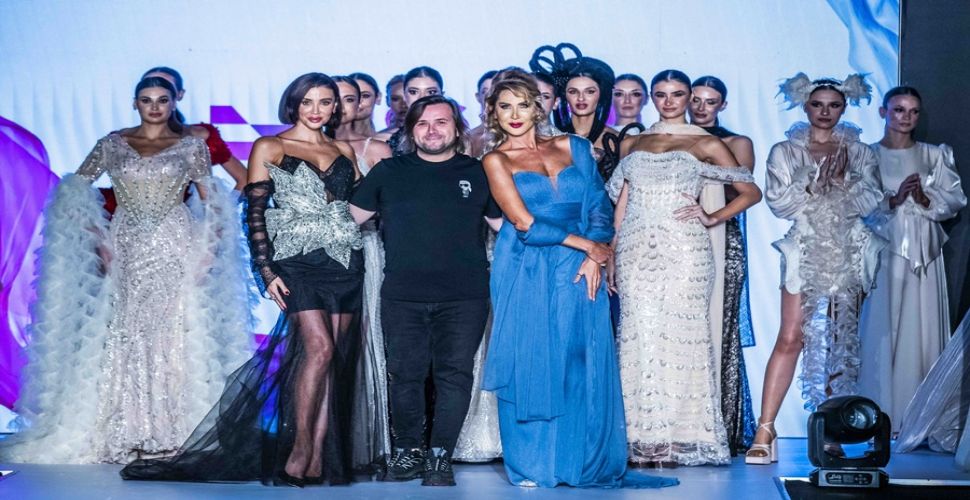 İZMİR, MODANIN KALBİ HALİNE GELDİ