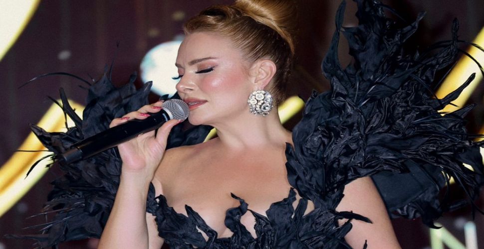 PINAR ELİÇE SAHNEDE MALEFİZ OLDU