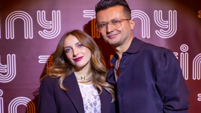 ÇİFTE KUTLAMA GECESİ