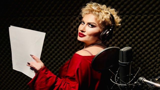 BAŞARISIYLA DİKKAT ÇEKİYOR