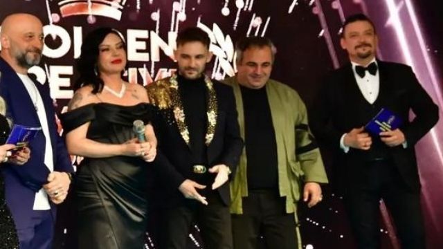 GOLDEN CREATİVE AWARDS ÖDÜL TÖRENİNDE YILDIZLAR GEÇİDİ