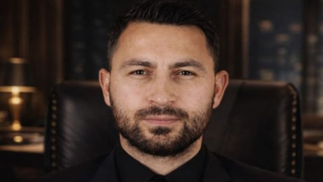 İSİMSİZ YÜZLERİ YILDIZ YAPMAK BENİM İŞİM