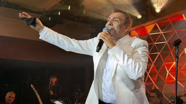 BAYRAMIN İLK GÜNÜ KIBRIS'TA SAHNE ALDI