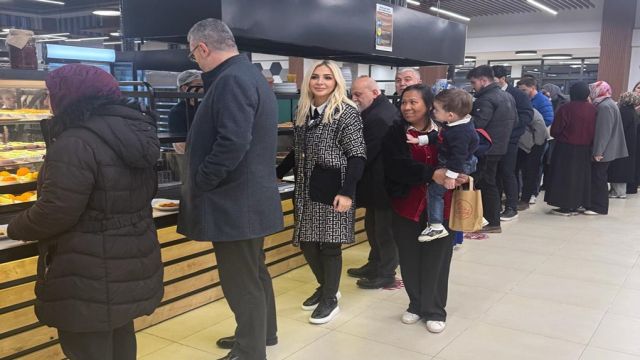 MERVE MERMER VE ASLAN BEBEK'DEN İFTAR YEMEĞİ