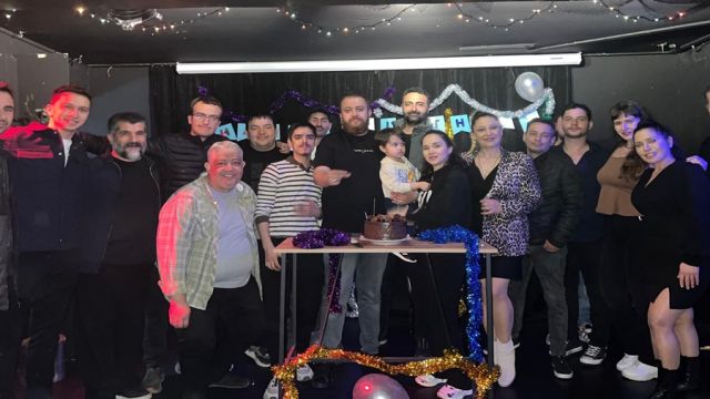 TİYATRO SAHNESİNDE DOĞUM GÜNÜ