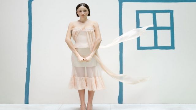 ZEYNEP BASTIK’TAN YENİ ŞARKI