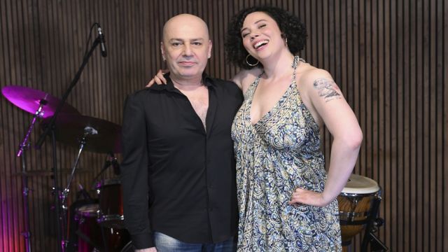 FOLK ATAĞI SÜRÜYOR