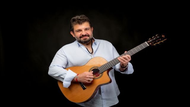 AMERİKA TURNESİNDE DÜNYACA ÜNLÜ MÜZİSYENLER EŞLİK ETTİ