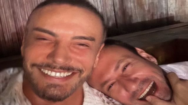 BAZI SANATÇILAR ŞARKI SÖYLER, BAZILARI BİR GECEYİ UNUTULMAZ KILAR