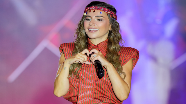 MERVE ÖZBEY ARHAVİ FESTİVALİ’NDE COŞTURDU
