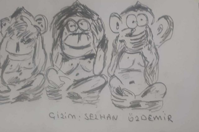 DUYGU SELİ ÜÇ MAYMUNU OYNAMAK