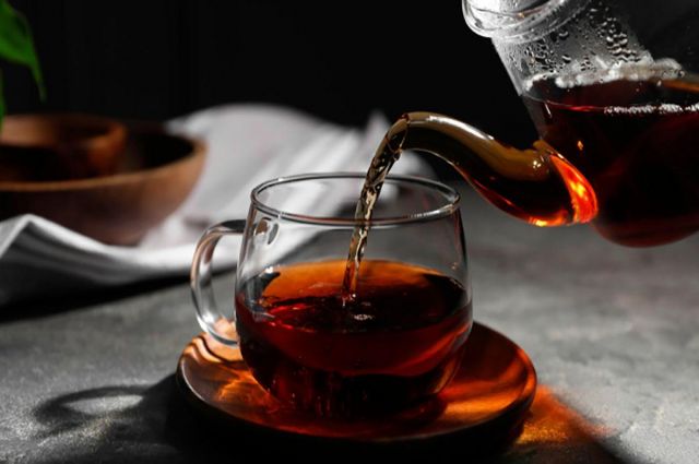 BİR ÇAY DEMLİ ZAMAN, SESSİZ DEVRİMLERİN ÜLKESİ