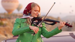 ANNA MİADZVEDZEVA İLE MÜZİK VE BÜYÜNÜN BULUŞTUĞU ANLAR