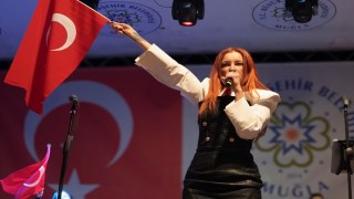 GÜLİZ AYLA’DAN 19 MAYIS’A ÖZEL KONSER