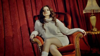 YELİZ AKYOL BEYOĞLU’NU BÜYÜLEDİ