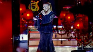 ZİYNET SALİ’DEN MUAZZEZ ABACI’YA DUYGULANDIRAN SAYGI