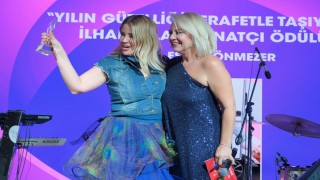 ESTETİK ÖDÜLLERİNDE ÜNLÜ AKINI