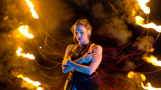 MELİS YELMAN’DAN MİTOLOJİK ATEŞ