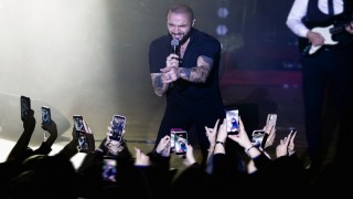 BERKAY’DAN SAHNEDEYKEN DUYGUSAL VEDA