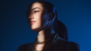 UZAKSIN BANA