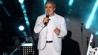 EMRAH'TAN BODRUM'DA GÖVDE GÖSTERİSİ
