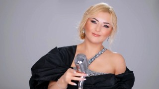 MÜZİK DÜNYASINA RENK KATIYOR
